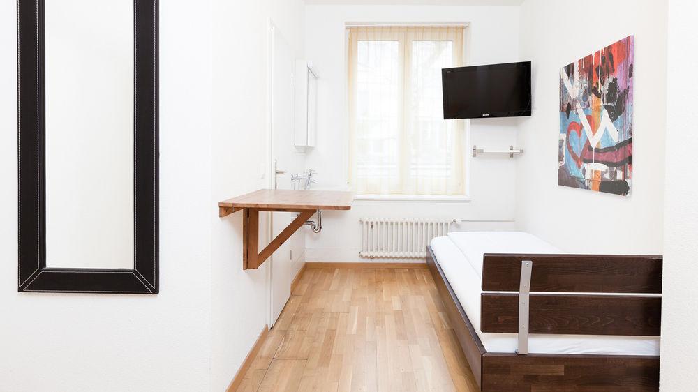 Swiss Star Guesthouse Oerlikon - Contactless Self Check-In Zürih Dış mekan fotoğraf